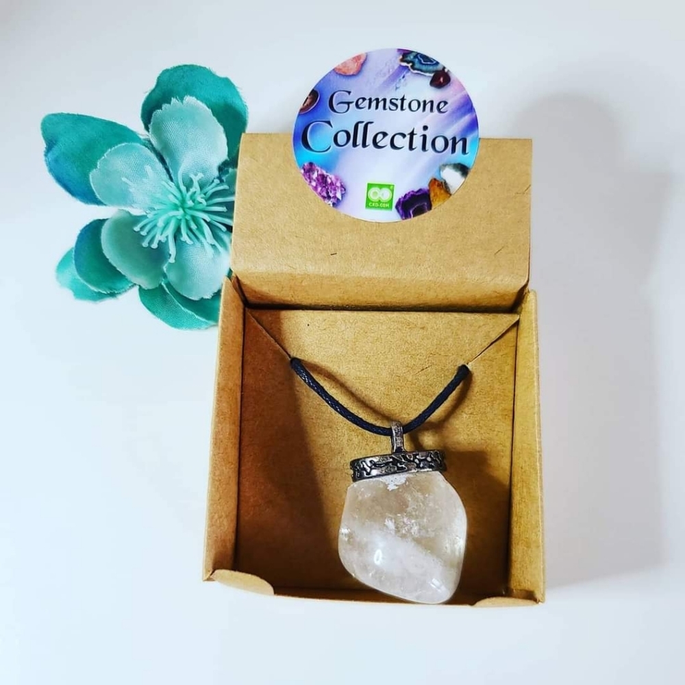 Clear Quartz Pendant in a gift box 🎁